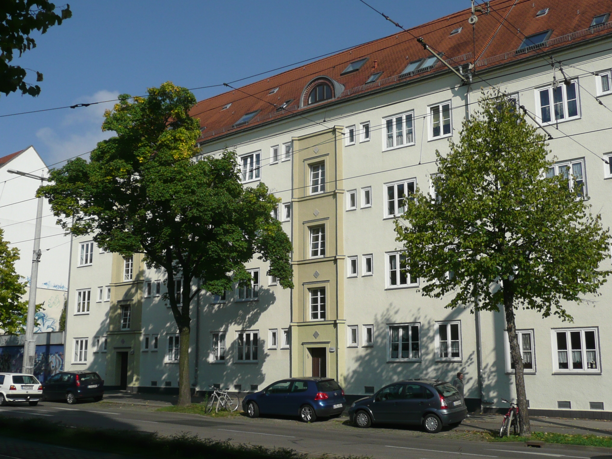Mehrfamilienhaus mit gepflegter Außenanlage